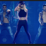 Video: Britney Spears cae y se lesiona en pleno concierto britney spears