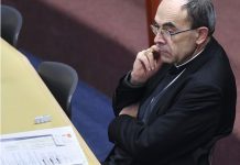Cardenal francés admite «errores» tras casos de pederastia