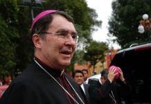 Francisco reemplaza a embajador del Vaticano en Washington