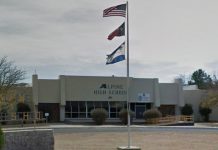 EE.UU: Dos atacantes abren fuego en un colegio en Texas