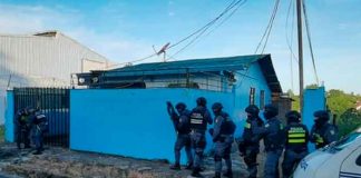 costa rica, mujer detenida, policia, migracion, documentos falsos, banda,