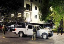 Sacan a ocupantes ilegales de lujoso vecindario en México