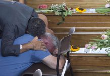 Italia entierra a víctimas del terremoto