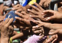 Elevan a 659 los muertos por terremoto en Ecuador