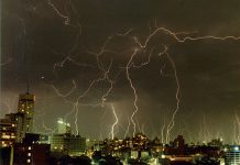 Al menos 10 muertos tras feroz tormenta en sur de EEUU