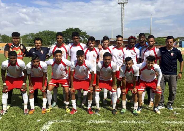 Esteli-juvenil