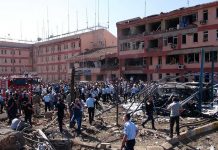 Once muertos y 226 heridos por coches bomba en Turquía