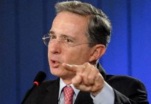 Álvaro Uribe acusa a presidente Santos por la detención de su hermano