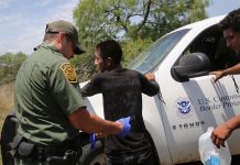 Acusan a mujer por choque en frontera mexicana
