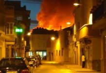 Avanza sin control el incendio forestal en Bolbaite, Valencia