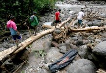 Inundaciones en Indonesia dejan 17 muertos