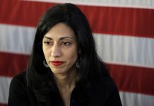 Investiga el FBI a asesora de Hillary Clinton