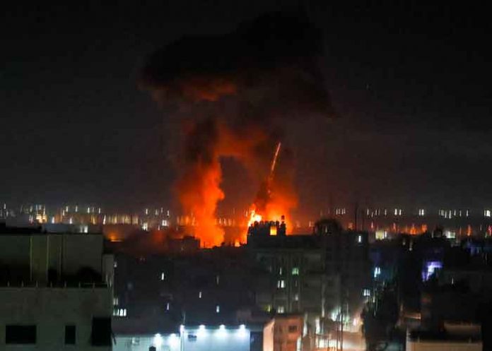 israel, ataque, gaza, lanzamiento, globos incendiarios, bombardeo,