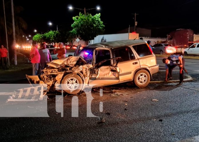 JULIO1 Nicaragua, managua, accidente de tránsito, daños materiales, persona lesionada,