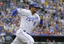 Cheslor con batazo clave y sigue arriba de .300