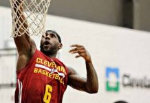 Lebron utilizó el #6 para las prácticas con los Cavs