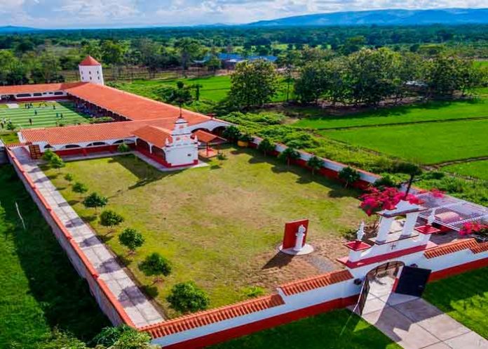 el salvador, joven, manuel, salvado, trafico de organos, cura,