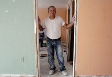 Temor a Trump insta a migrantes nacionalizarse estadounidenses