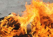 Video: Queman viva a una supuesta hechicera en Perú