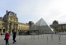 Louvre cierra para evacuar obras ante crecida del río Sena