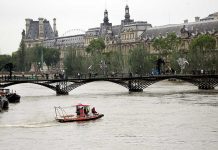 Reabren museos Louvre y Orsay tras inundaciones en París