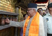 Nepal recuerda a víctimas de terremoto