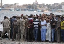 Sube a 202 balance de muertos por naufragio en Egipto