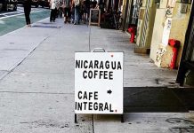 Nicaragüense oferta café pinolero en suelo estadounidense