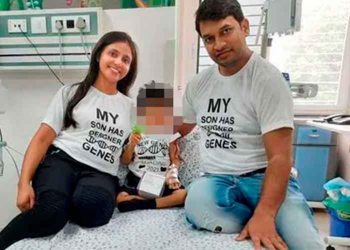 Nino salud, india, padres, recaudacion, dinero, compra, farmacos, hijo enfermo,