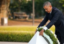 Obama abraza a sobreviviente de Hiroshima
