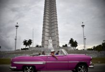 Obama rinde homenaje a José Martí
