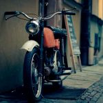 ¡A lo Jackie Chan!: hombre evita robo de su motocicleta con una patada voladora Perú, lima, motocicleta, patada voladora,