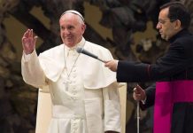 Francisco abre la puerta a divorciados en documento sobre la familia