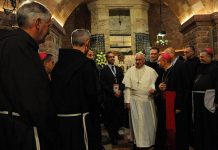 Papa Francisco viaja a Asís para pedir paz en el mundo