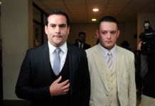 Policía se une civilmente a su compañero en Chile