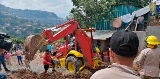 honduras, comayaguela, bomberos, obreros soterrados, rescate,