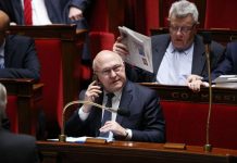 Políticos franceses culpados de acoso sexual a mujeres