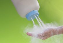 Denuncian que talco de empresa Johnson & Johnson causa cáncer