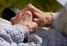 Informe: Población latina con Alzheimer crecerá en EEUU