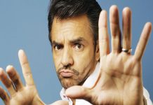 Eugenio Derbez rinde homenaje a Juan Gabriel