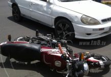 Motociclista lesionado al ser impactado por vehículo