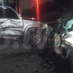 Camionetas pegan encontronazo por el Hotel Seminole managua