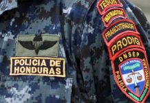 Policía hondureño prende las redes con baile sexi (video)