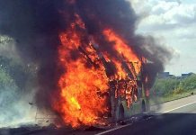 Bus con pasajeros a bordo se prende en fuego en Costa Rica