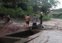 Guatemala: Bombero se libera de la huesuda (video)