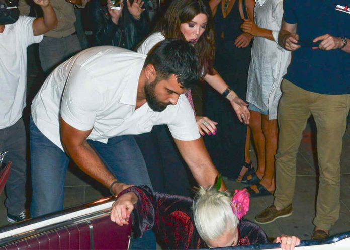 Untitled-1_QZjph0G lady gaga