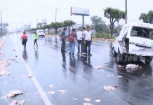 Microbús cargado de pan se vuelca en la ctra. a Masaya