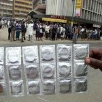 Recomiendan a sobrevivientes varones de ébola usar preservativo nigeria