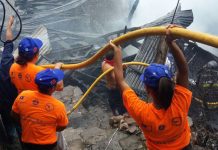 Chiflado pega mecha a cuartería en Honduras