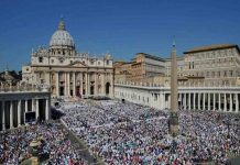 Miles de personas acudieron a canonización de Madre Teresa
